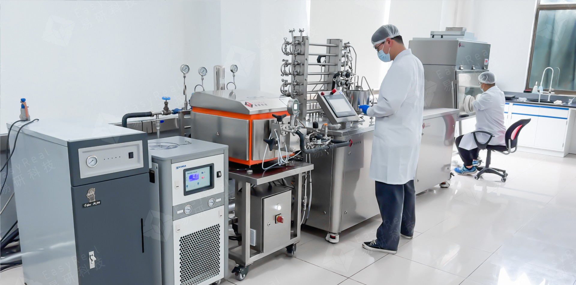 Van voedsel- en drank-navorsing en -ontwikkeling tot produksie